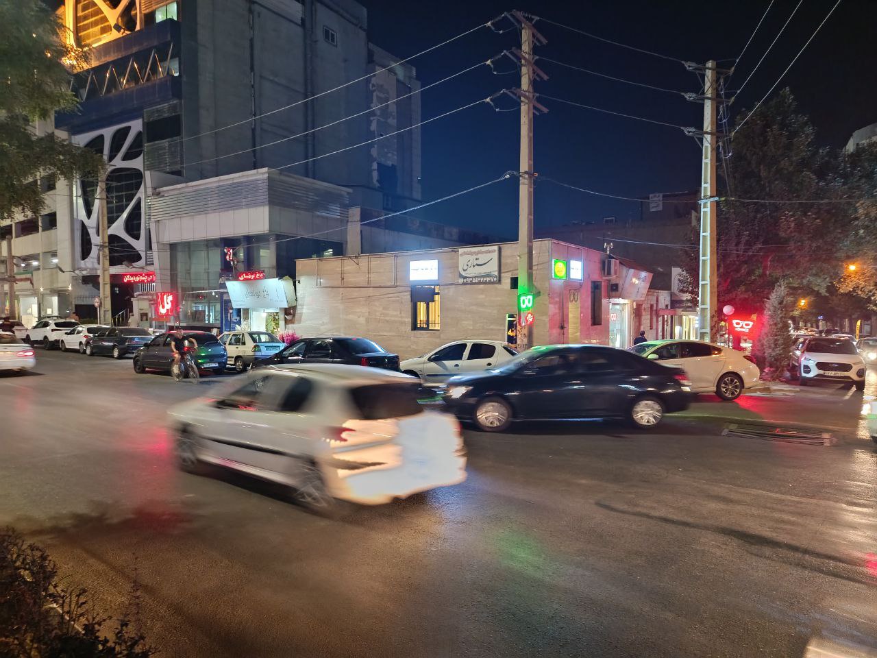 ساخت و تنظیم عینک طبی فوری در خانه عینک جهانشهر کرج